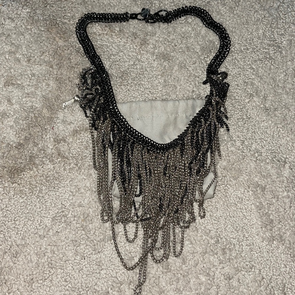 Kendra Scott necklace